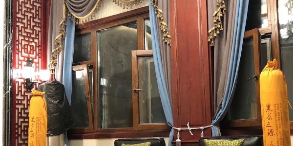 臺風(fēng)季即將到來，定制鋁包木門窗給你安心的感覺